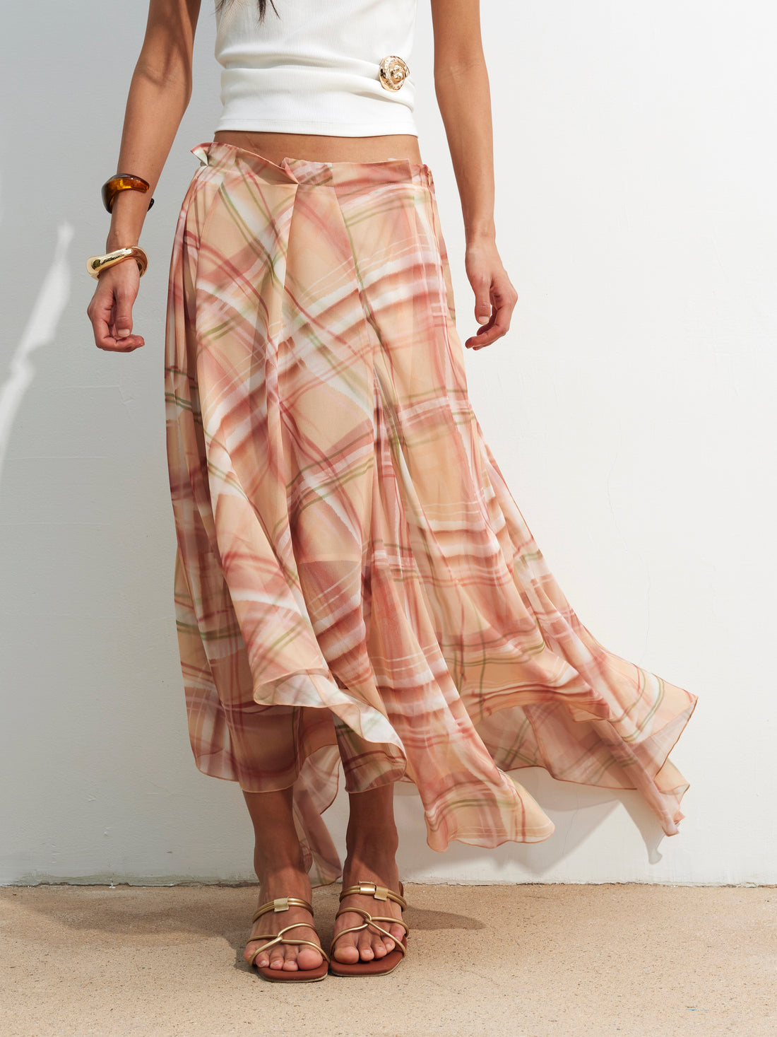 Three-dimensional pleated irregular chiffon half-skirt