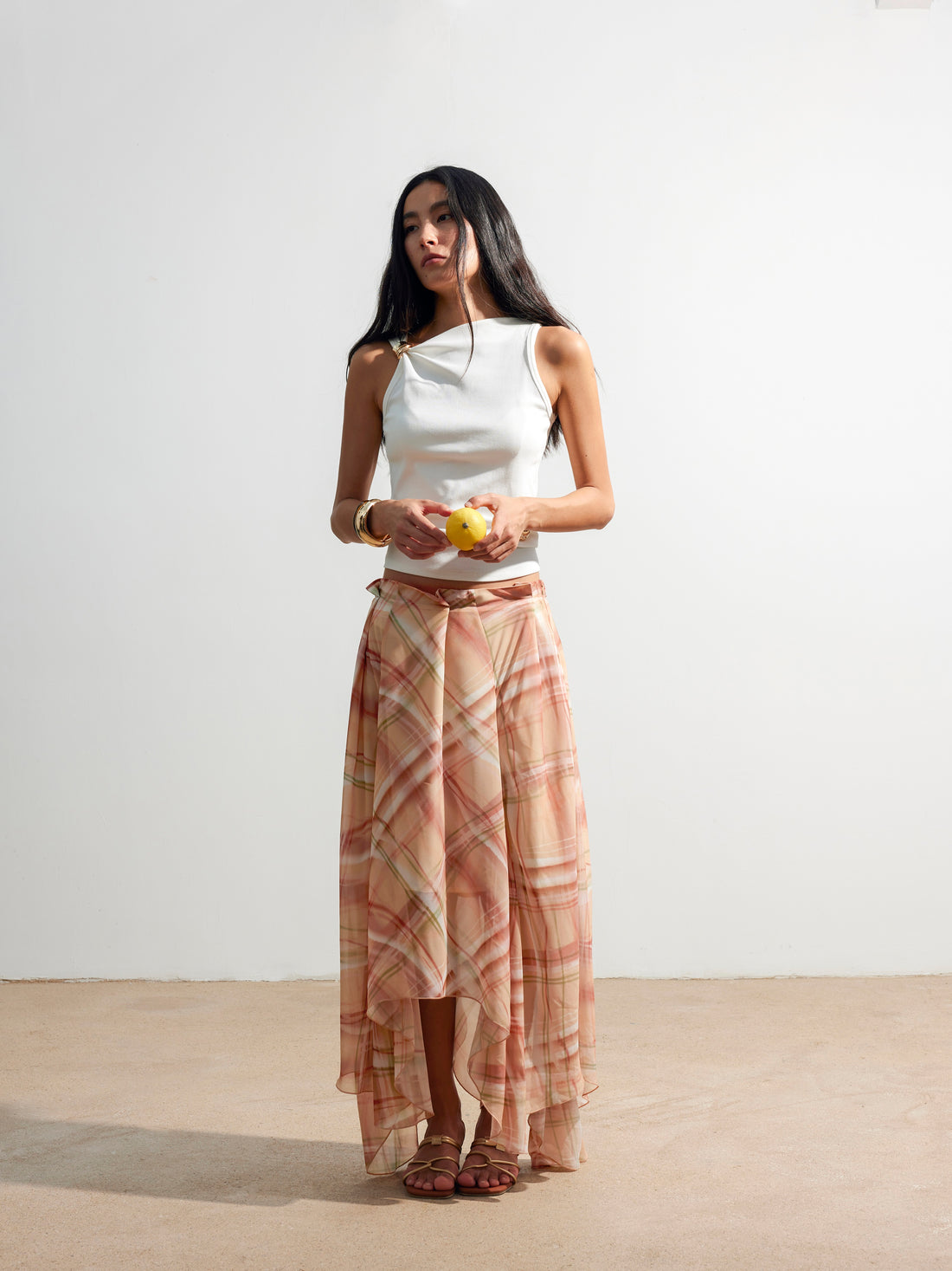Three-dimensional pleated irregular chiffon half-skirt