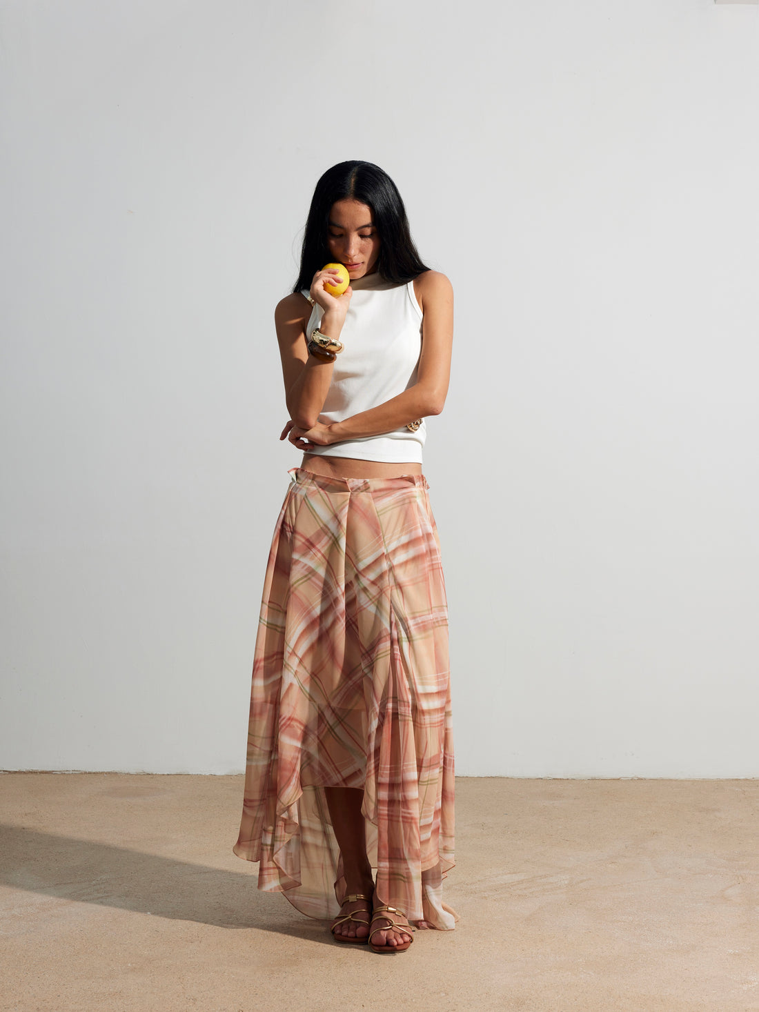 Three-dimensional pleated irregular chiffon half-skirt
