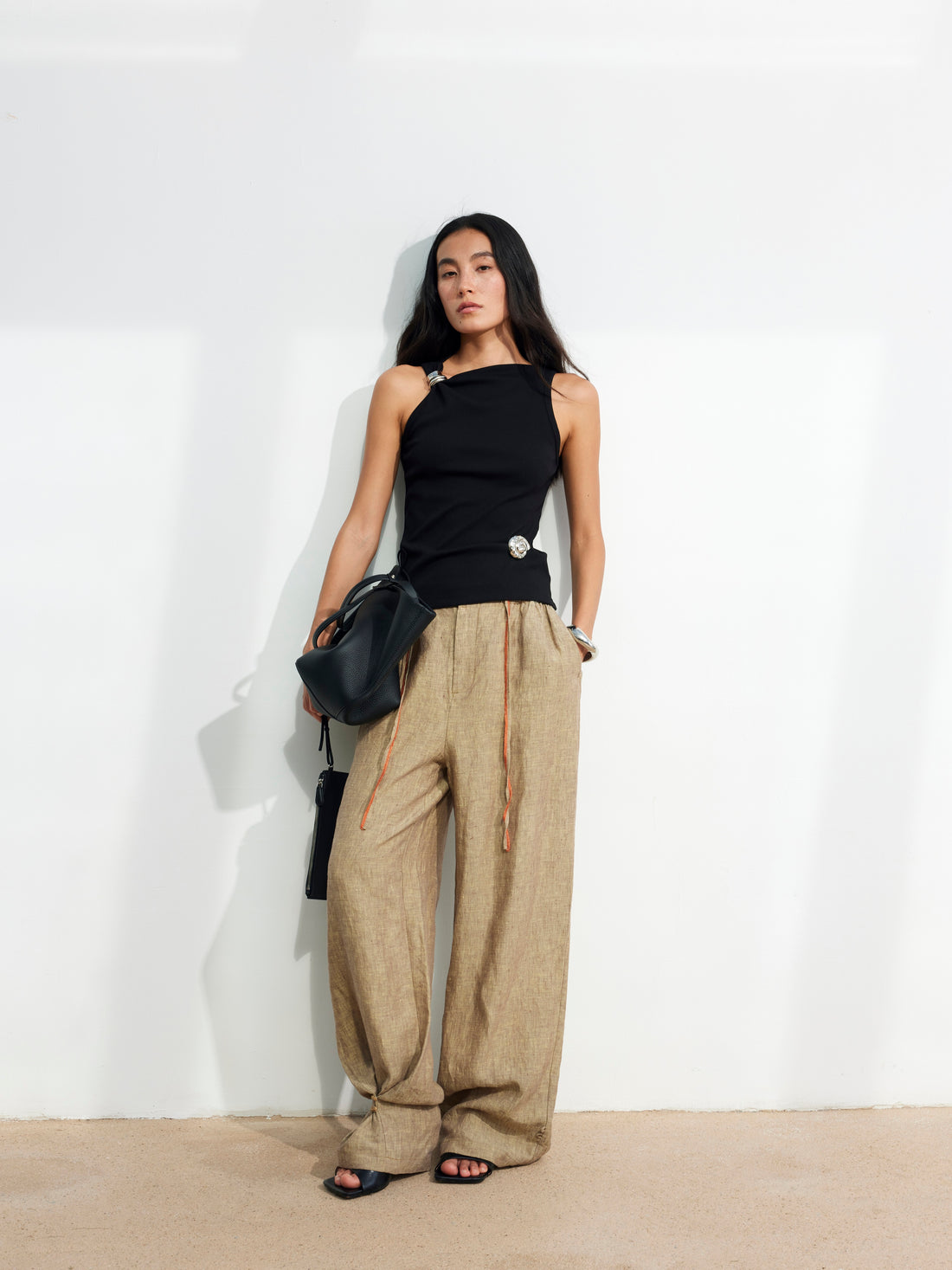Dpercent 25SS Hemp-colored textured casual pants