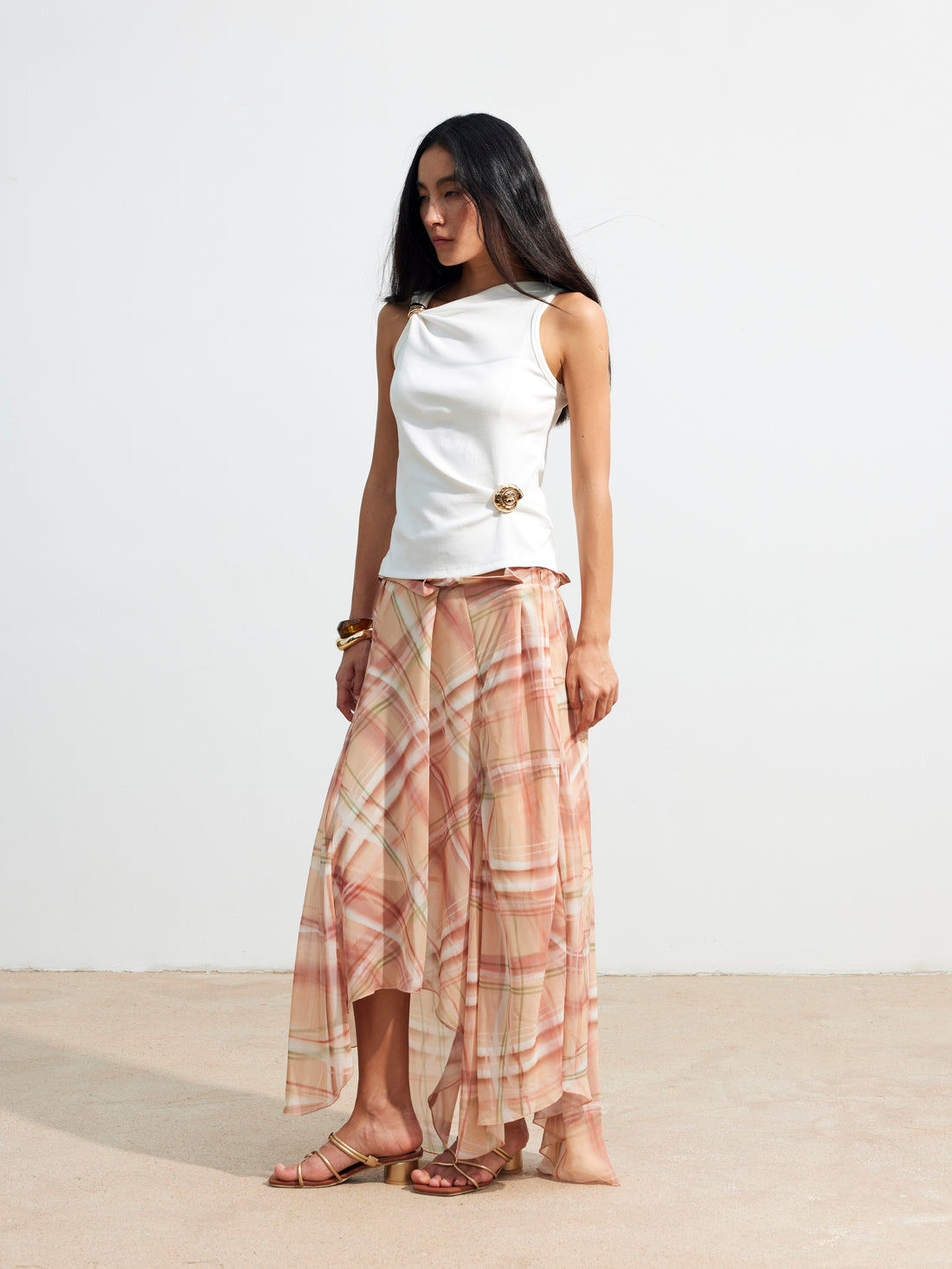 Three-dimensional pleated irregular chiffon half-skirt