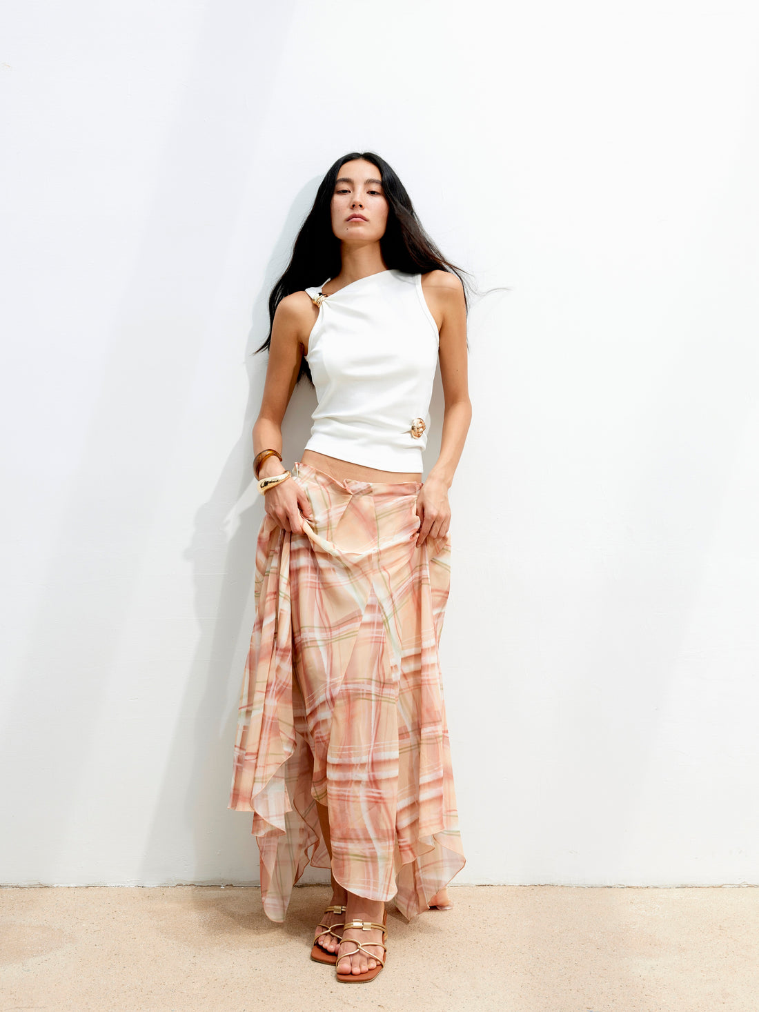 Three-dimensional pleated irregular chiffon half-skirt