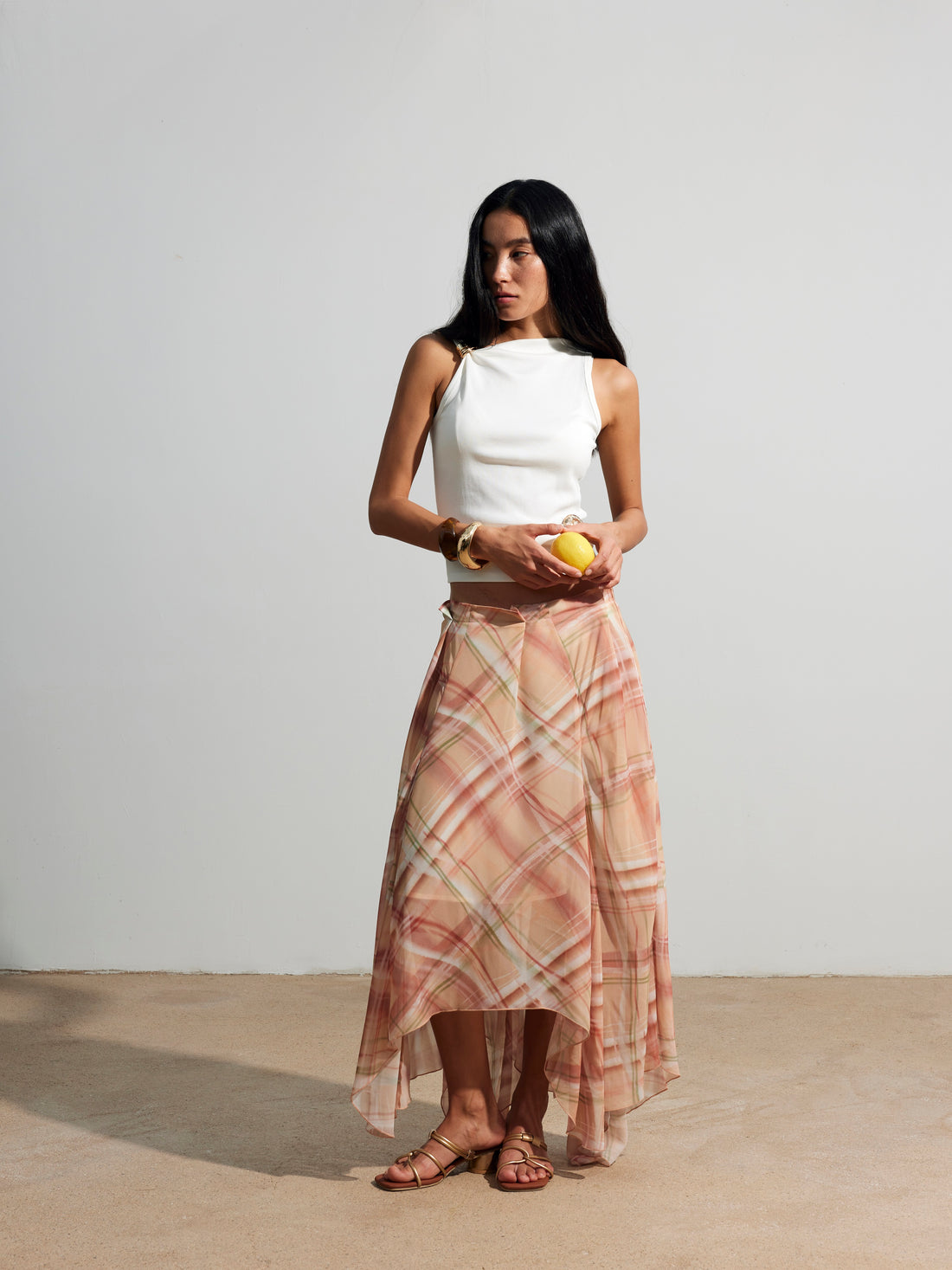 Three-dimensional pleated irregular chiffon half-skirt
