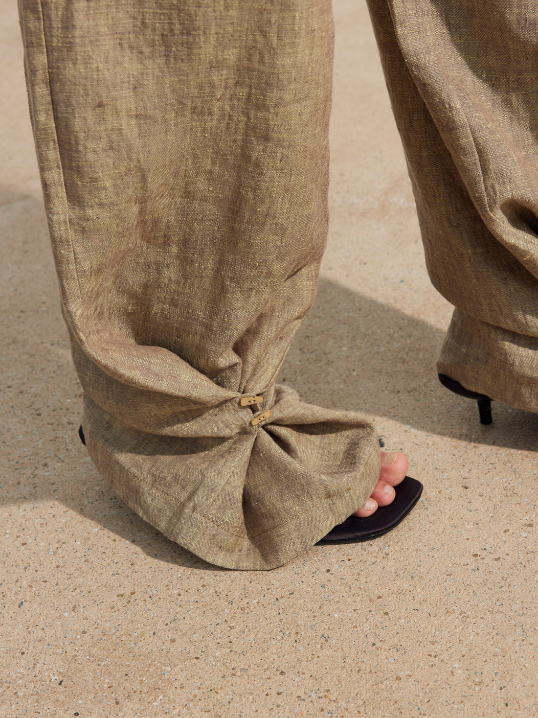Dpercent 25SS Hemp-colored textured casual pants