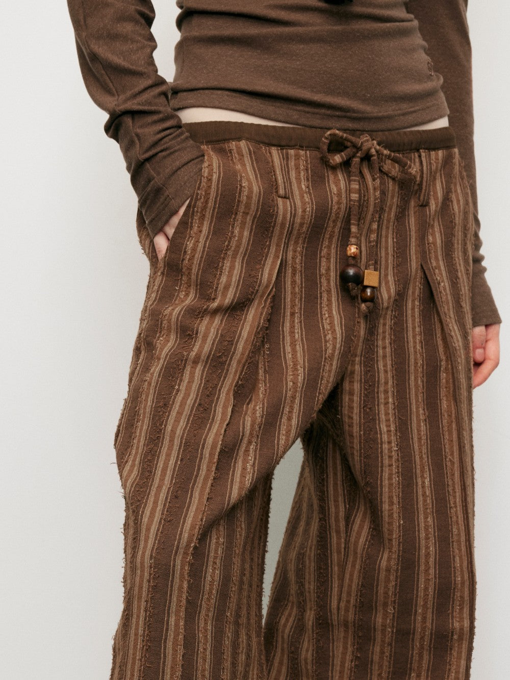 【aespa Winter's Pick】Brown Striped Pants