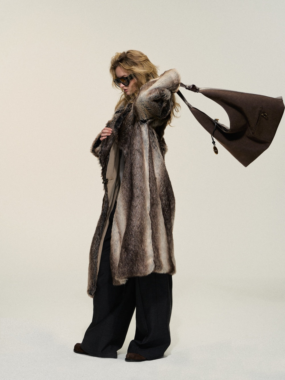 Oil wax leather tote bag