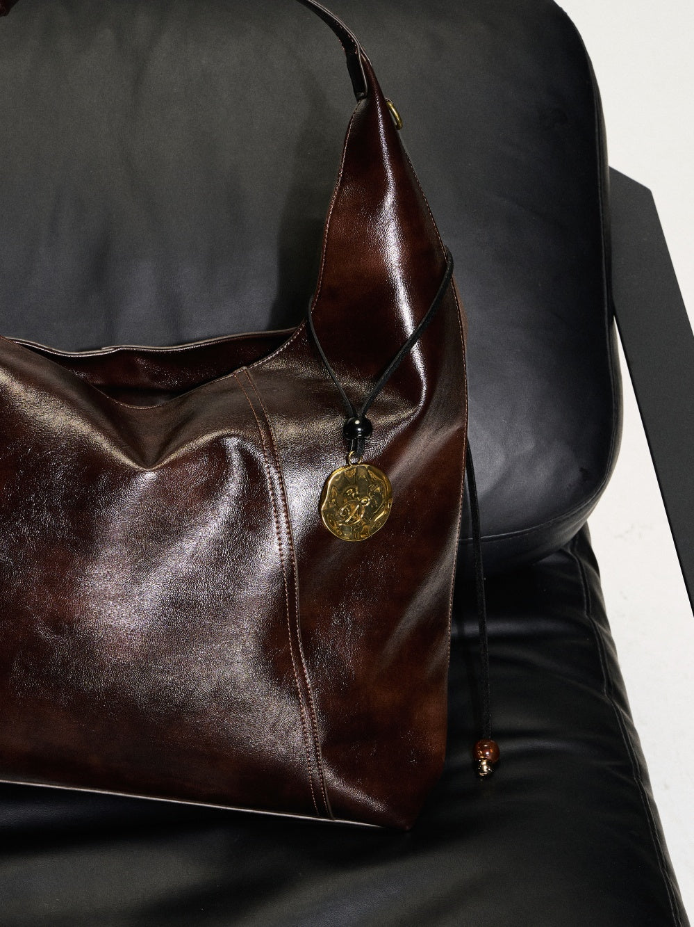 Oil wax leather tote bag